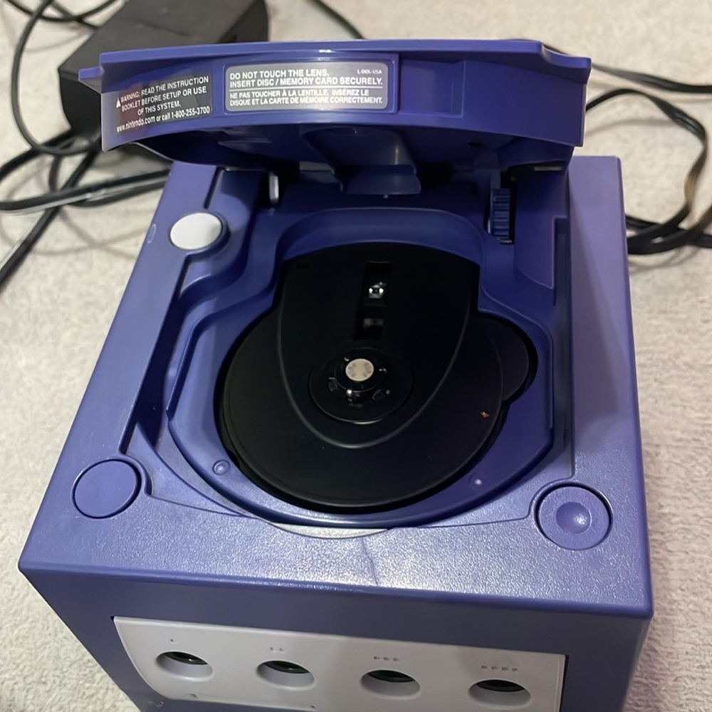 Nintendo GameCube Console Set - Picture 7 of 10